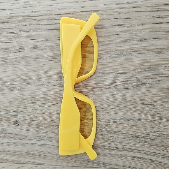 NWOT Yellow Cateye Sunglasses - Picture 2 of 5